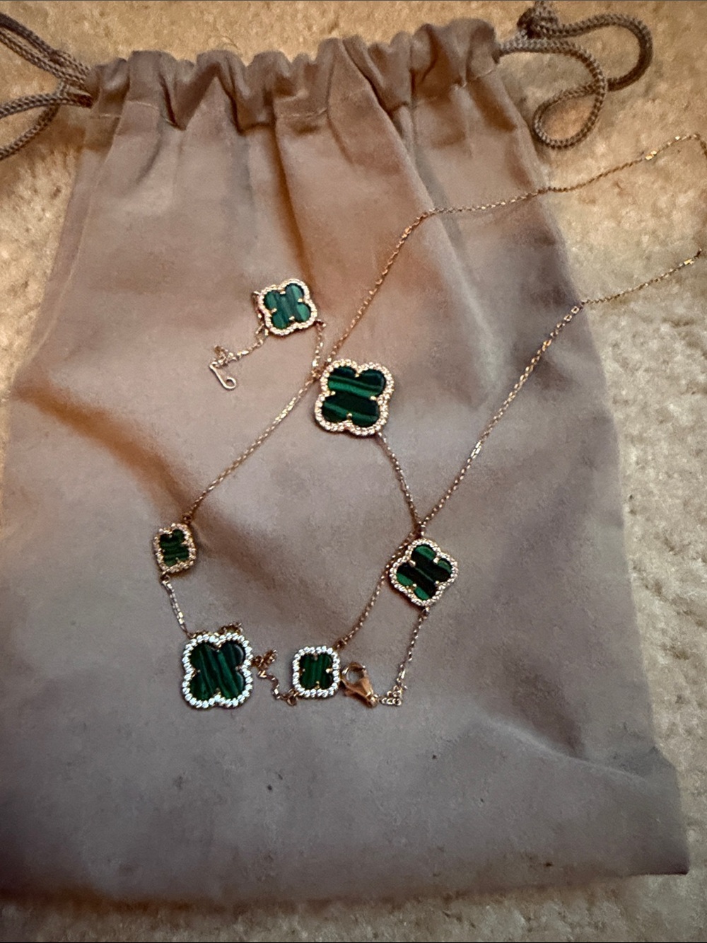 Green Clover Motif Necklace and Earring Set - Gold Tone